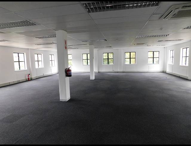 525M² OFFICE TO LET IN HYDE PARK